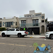 Professional-Pressure-Washing-Window-Cleaning-for-a-Coastal-Home-in-Manhattan-Beach-CA 4
